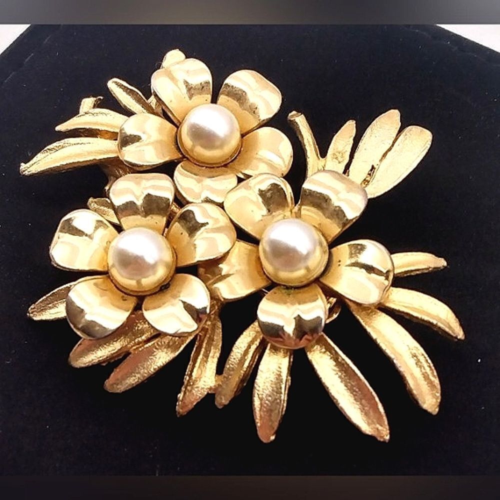 Gold Floral Vintage Flower's With Pearls